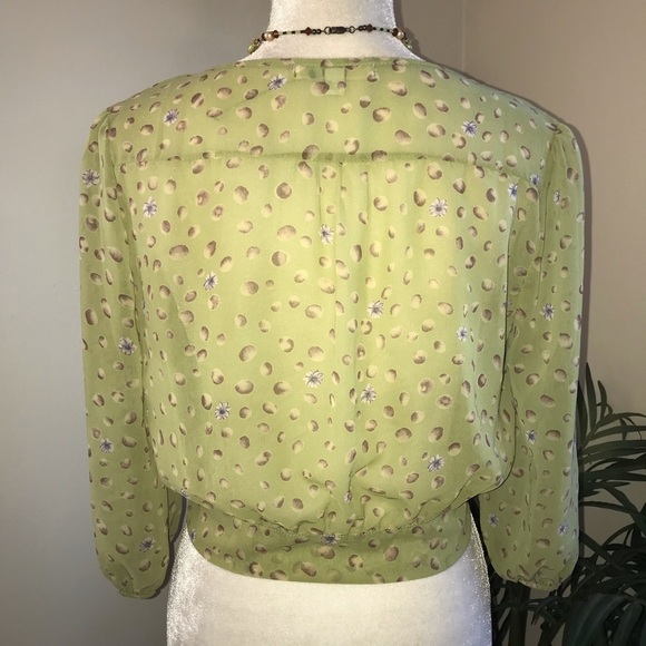 2/$20 Ya Los Angeles Floral Tie Front Cropped Top M - Picture 6 of 6